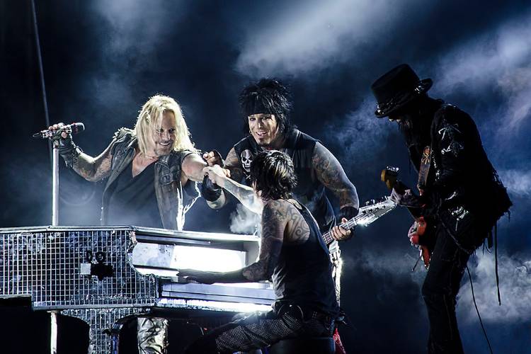 Mötley-Crüe-1-2026-06-15[12.29]